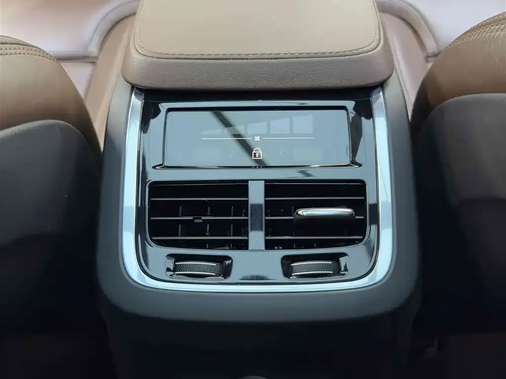 Volvo XC90 PHEV 2021 из CN, фото 4