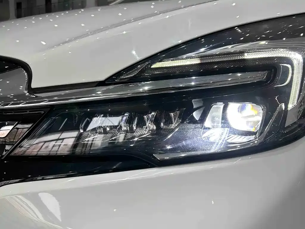 Buick GL8 2023 из CN, фото 10