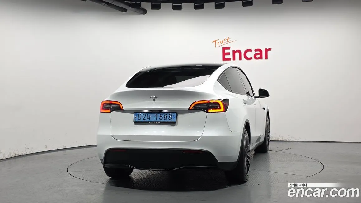 Tesla Model Y — фото 4