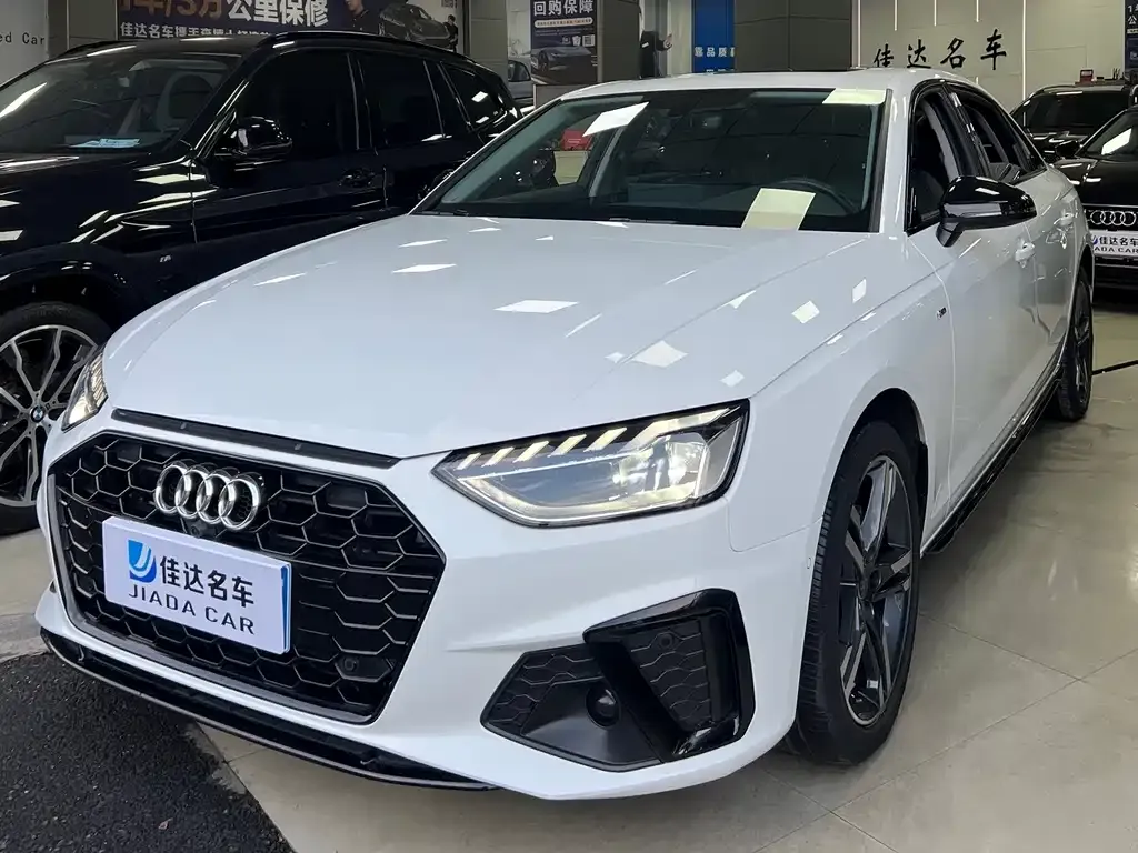 Audi A4L 2023 из CN, фото 1