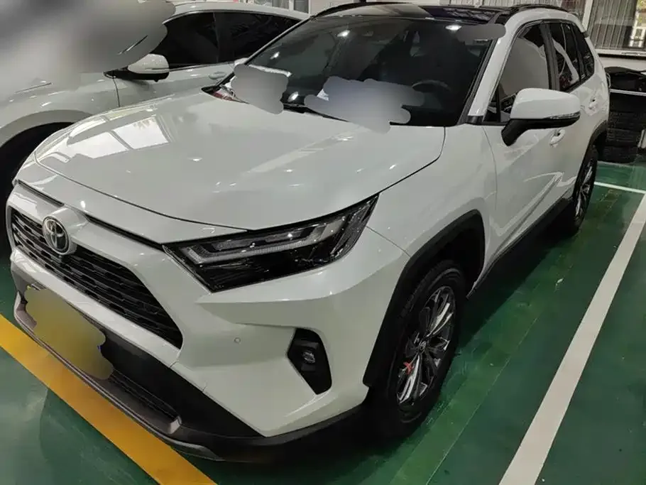 Toyota RAV4 2023 из CN, фото 1