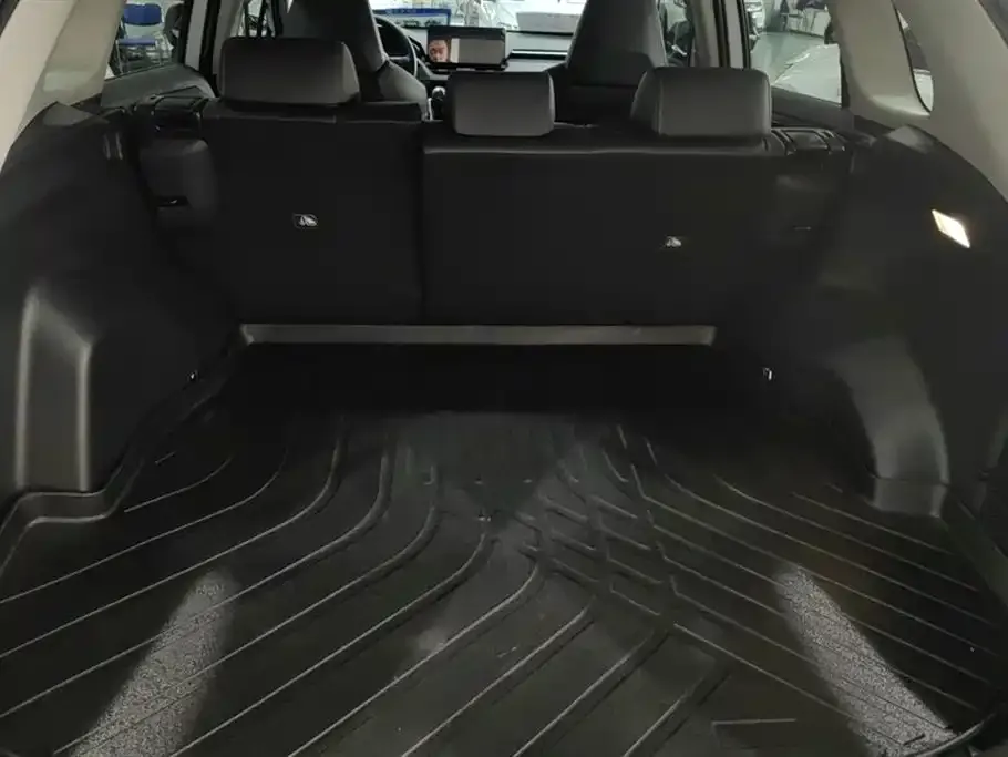 Toyota RAV4 2023 из CN, фото 2