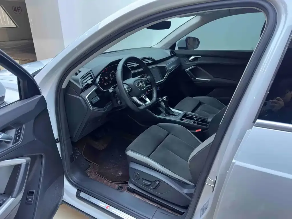 Audi Q3 2022 из CN, фото 10