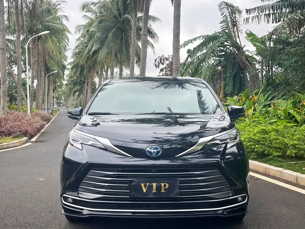 Toyota Sienna 2022 из CN, фото 4