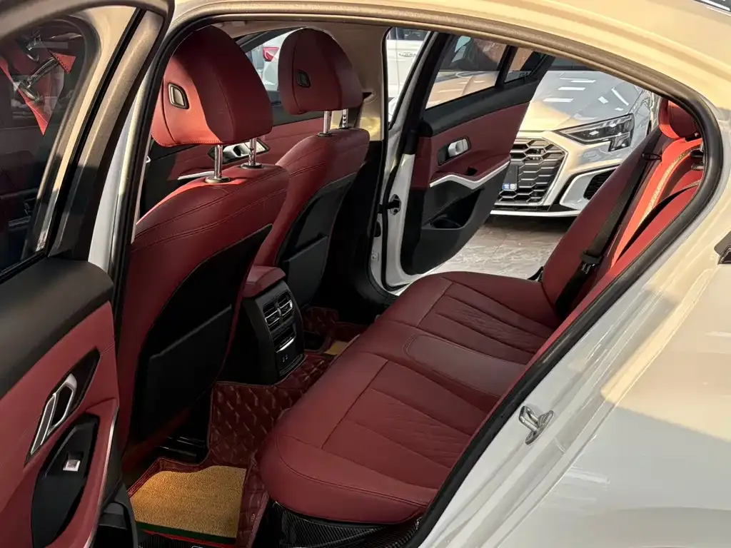 BMW 3 Series 2021 из CN, фото 3