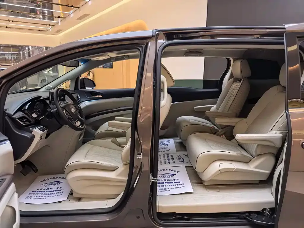 Buick GL8 2022 из CN, фото 9