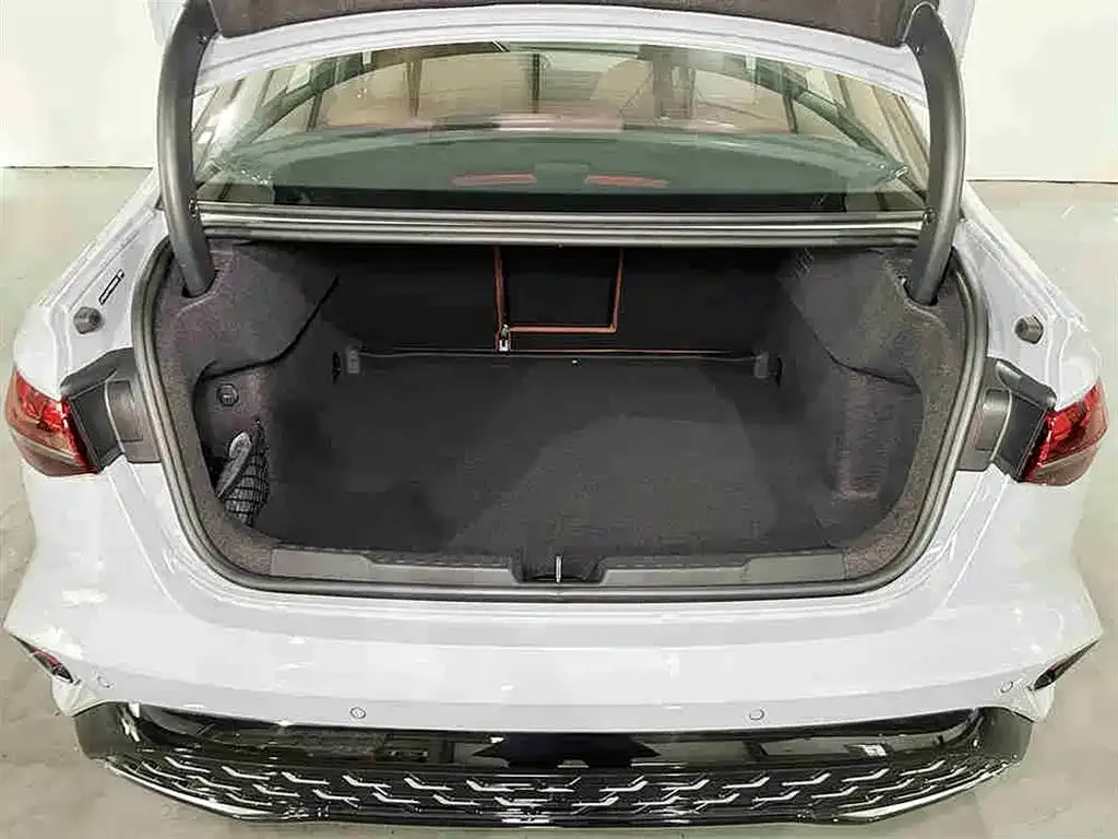 Audi A3 2024 из CN, фото 7