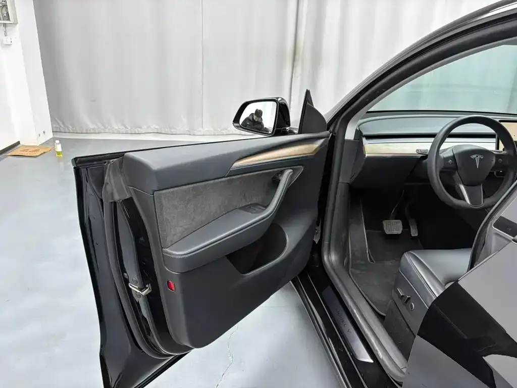 Tesla Model Y 2022 из CN, фото 3