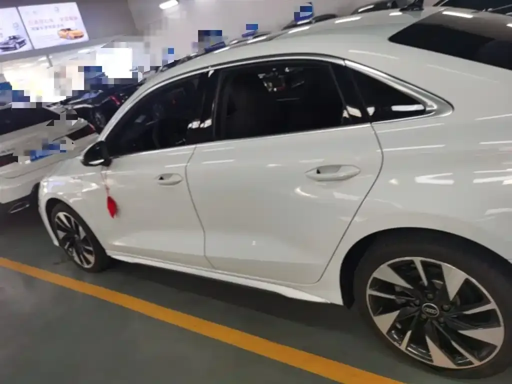 Audi A3 2024 из CN, фото 4