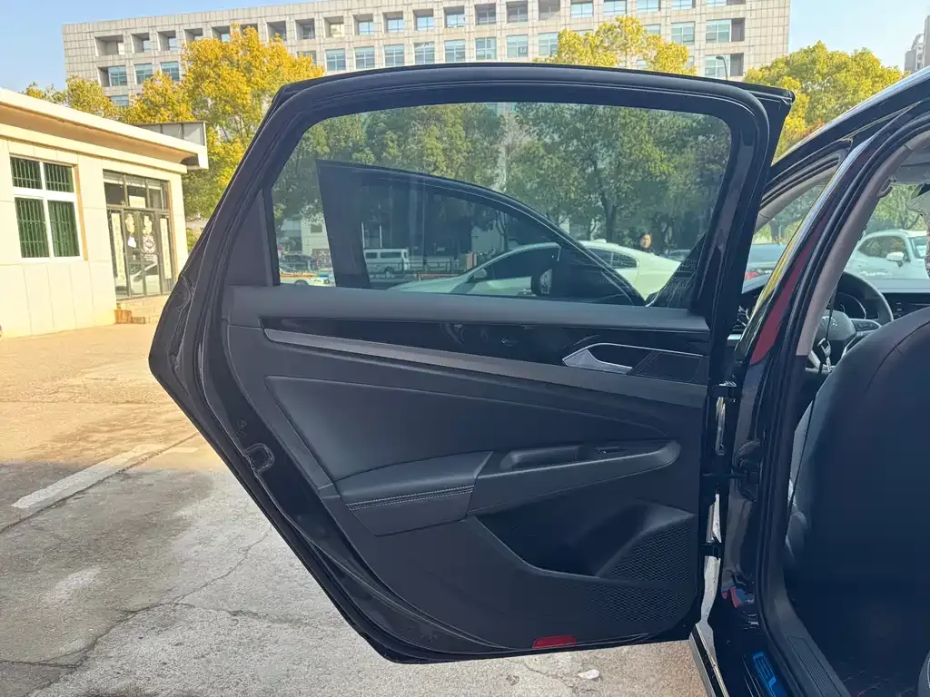 Volkswagen Passat 2025 из CN, фото 10