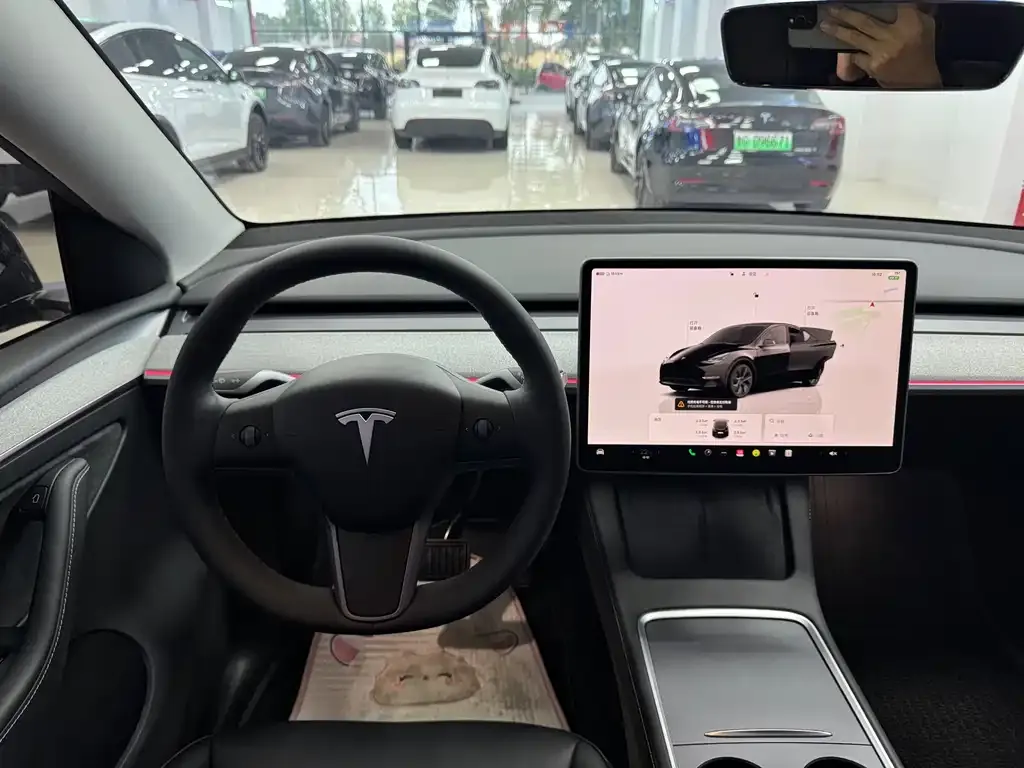 Tesla Model Y 2023 из CN, фото 2
