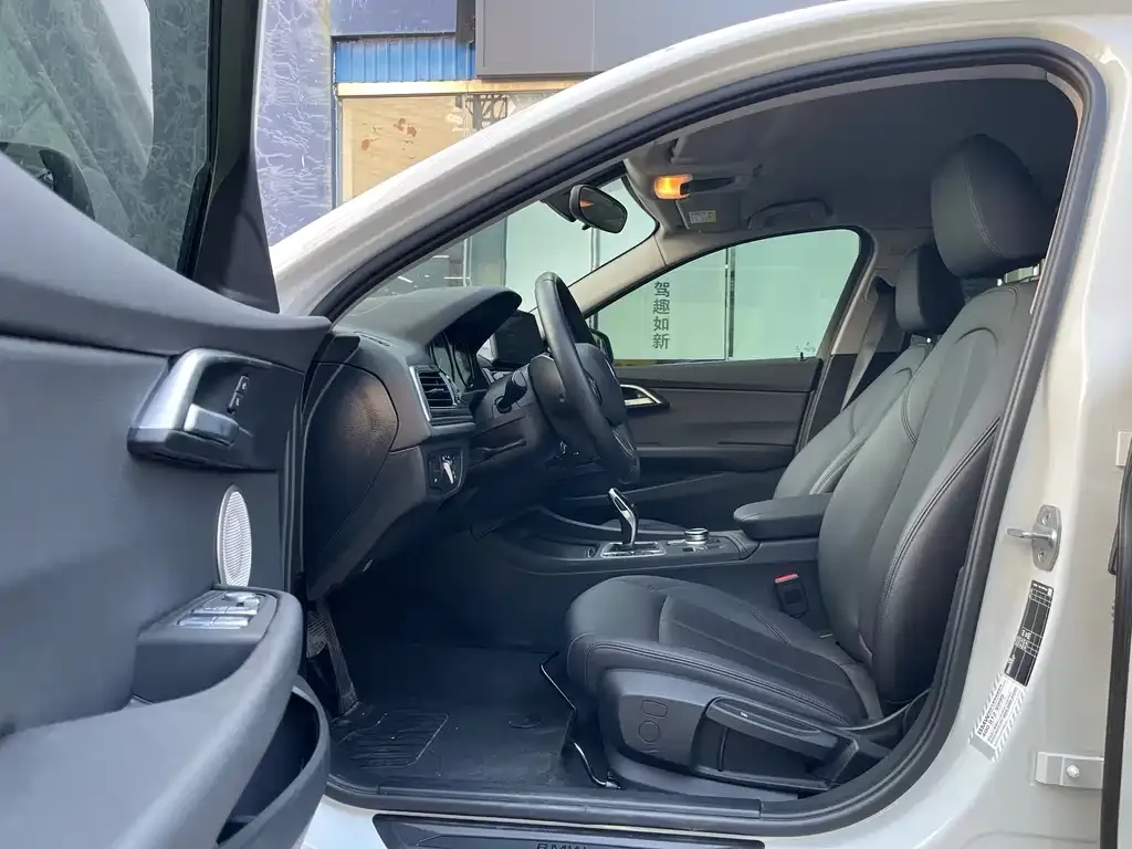 BMW 1 Series 2022 из CN, фото 8