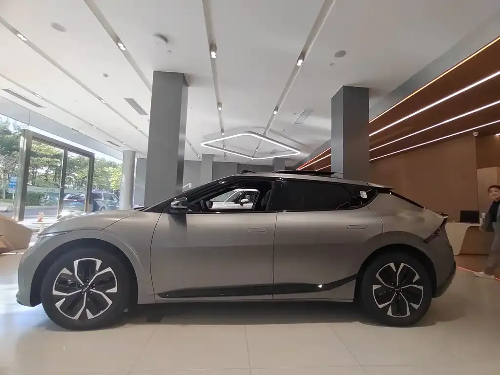 Kia EV6 2025 из CN, фото 2
