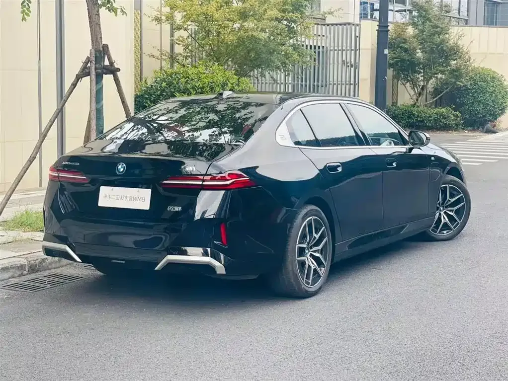 BMW i5 2024 из CN, фото 3