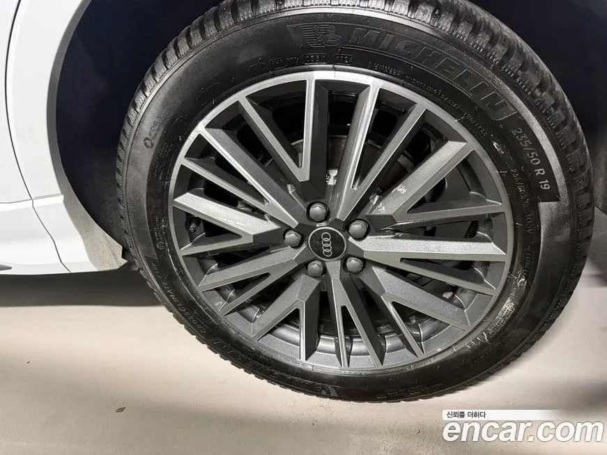 Audi Q3 2023 из KR, фото 9