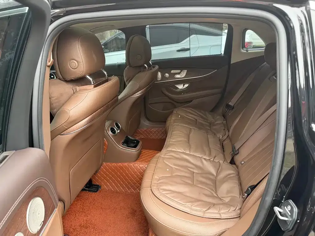 Mercedes-Benz E-Class 2023 из CN, фото 2