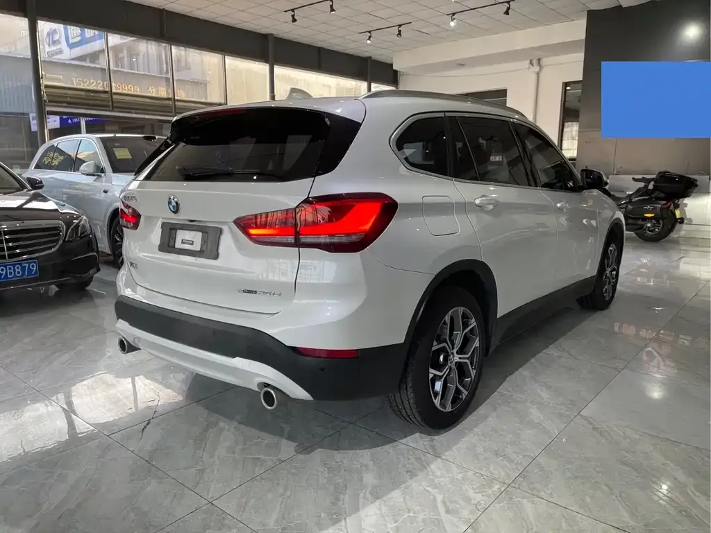 BMW X1 — фото 9
