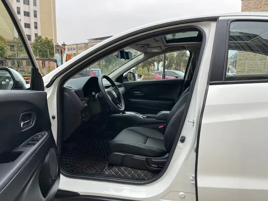 Honda Vezel 2022 из CN, фото 2