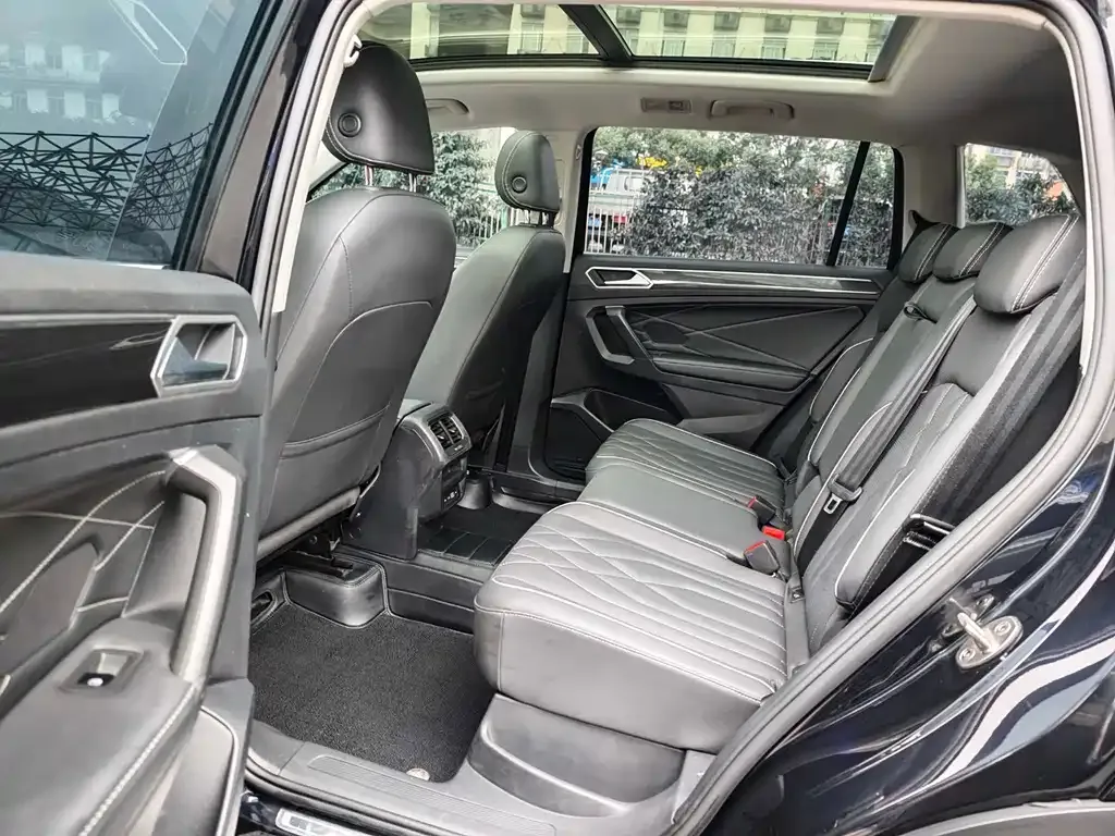 Volkswagen Tiguan L 2021 из CN, фото 3