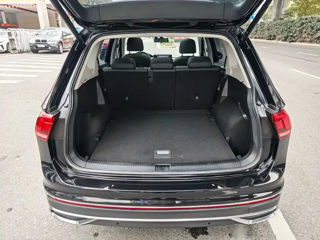 Volkswagen Tiguan L 2021 из CN, фото 2