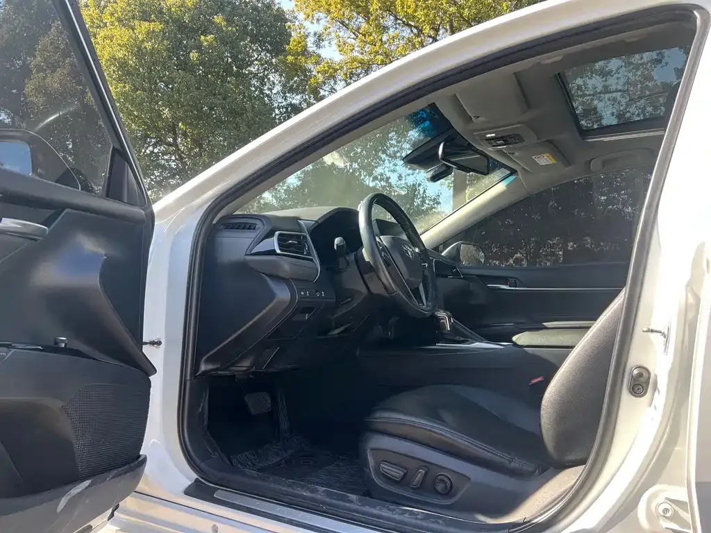 Toyota Camry 2022 из CN, фото 8