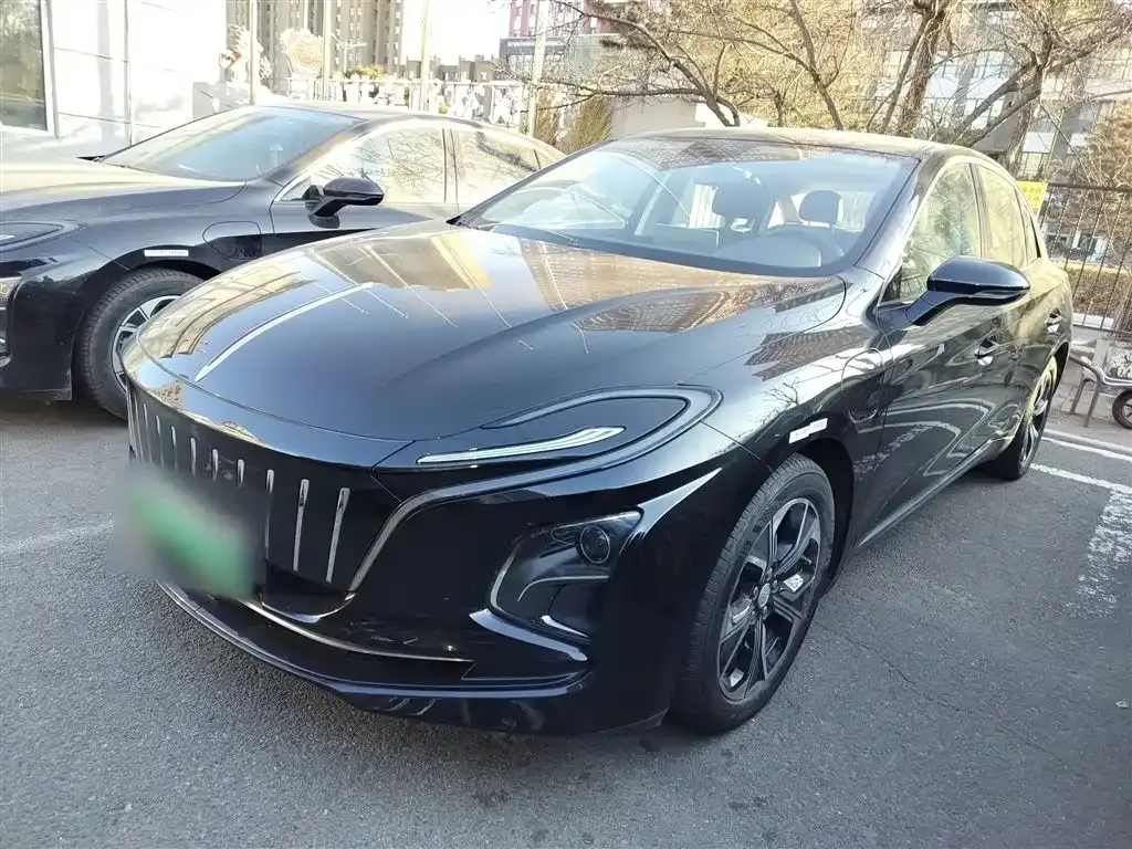 Hongqi E-QM5 2024 из CN, фото 1