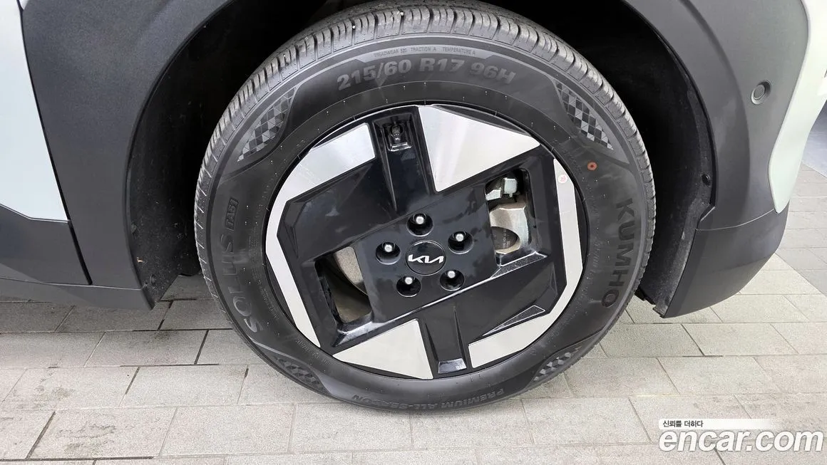 Kia EV3 — фото 10