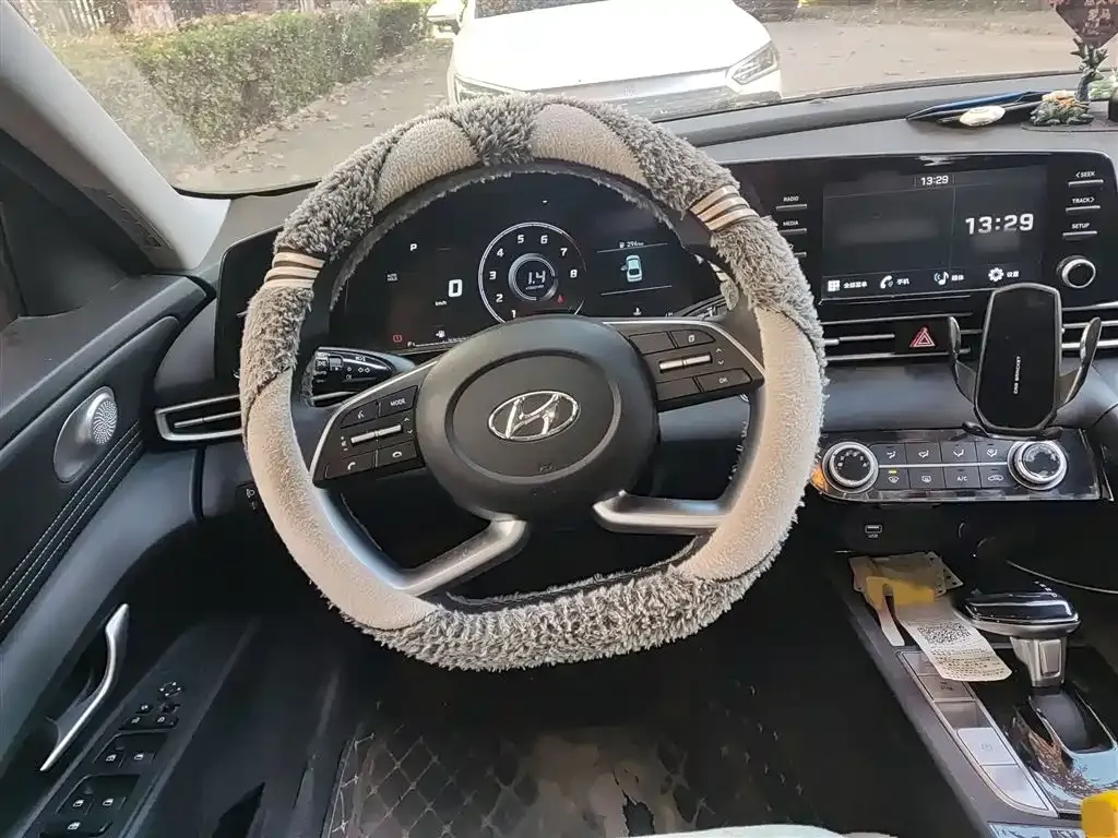 Hyundai Elantra 2022 из CN, фото 3