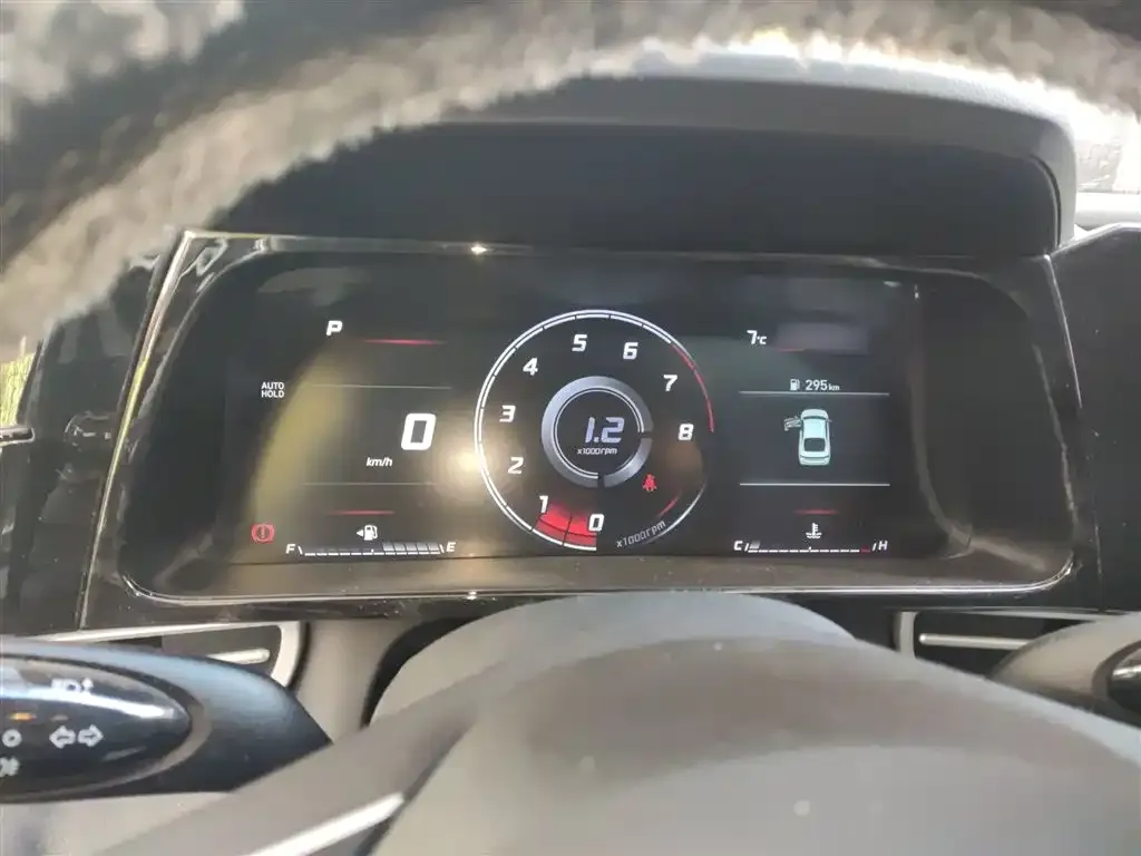 Hyundai Elantra 2022 из CN, фото 4
