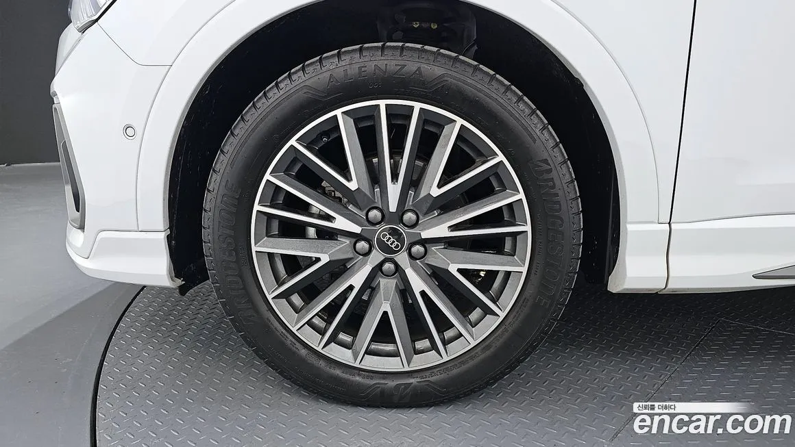 Audi Q3 2023 из KR, фото 3