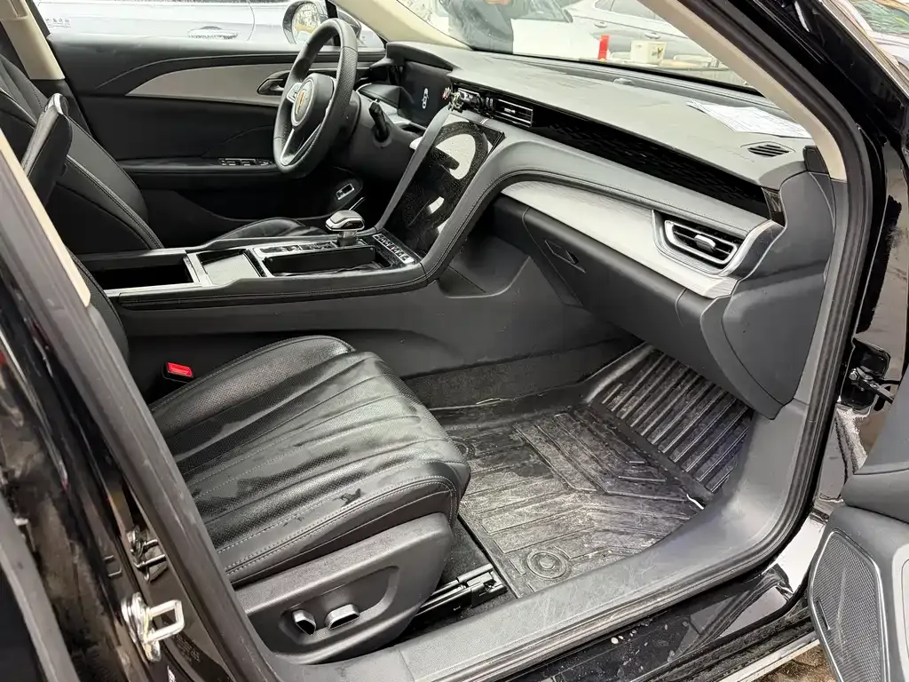 Hongqi H5 2025 из CN, фото 2