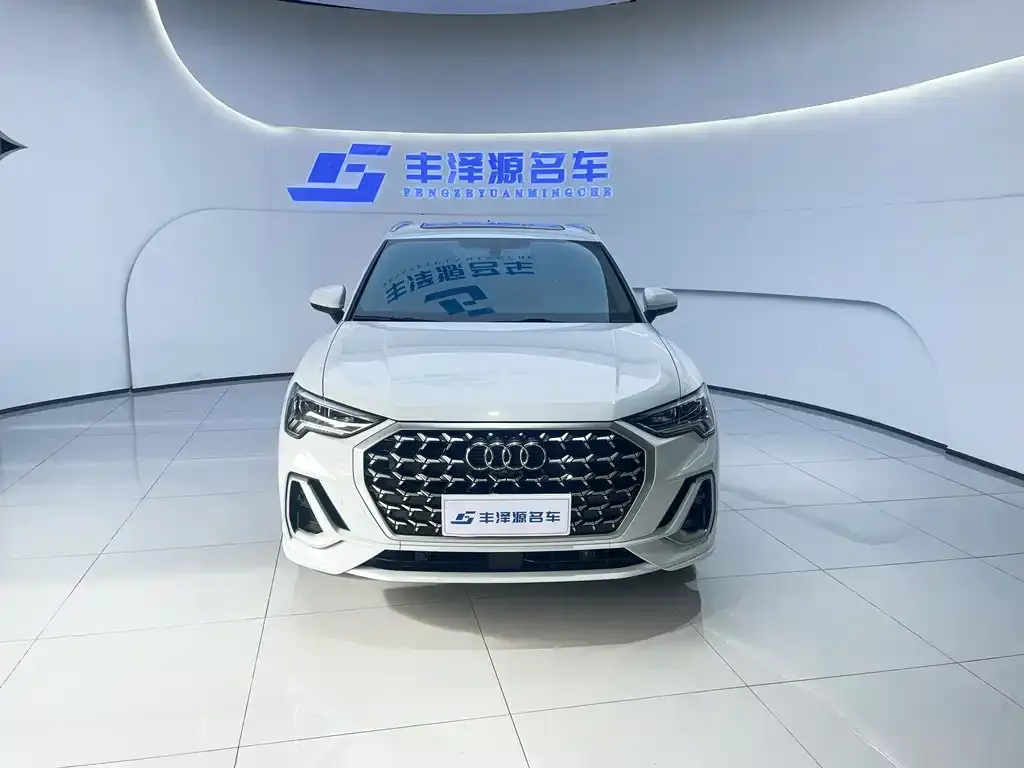 Audi Q3 2023 из CN, фото 9