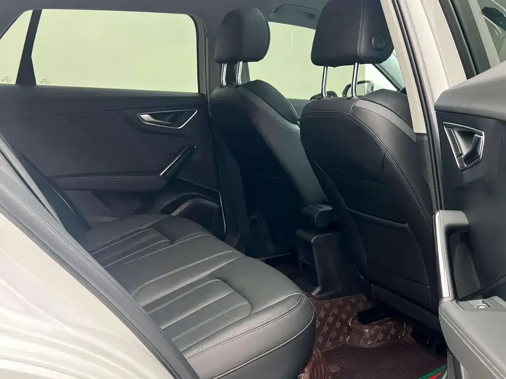 Audi Q2L 2024 из CN, фото 10