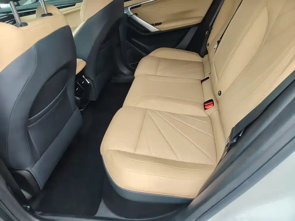 Geely Boyue L 2023 из CN, фото 3