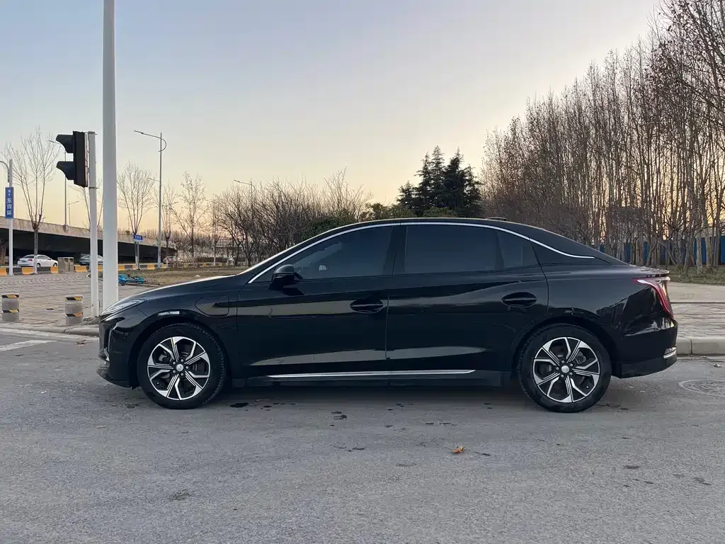 Hongqi E-QM5 2023 из CN, фото 4