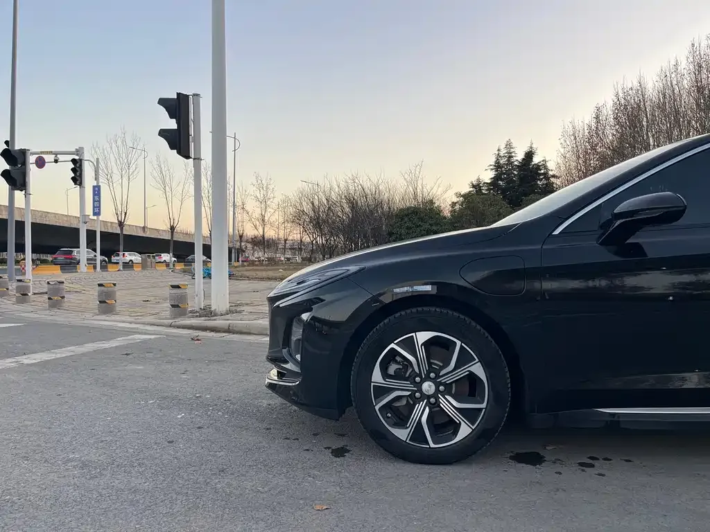 Hongqi E-QM5 2023 из CN, фото 6