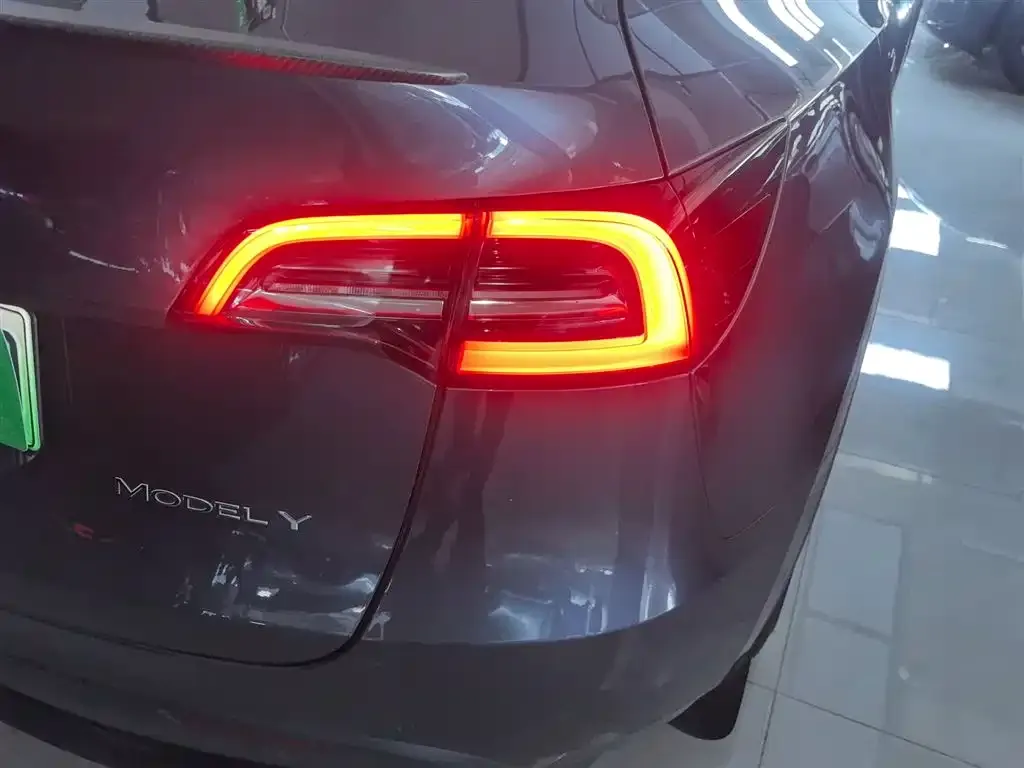 Tesla Model Y 2023 из CN, фото 8