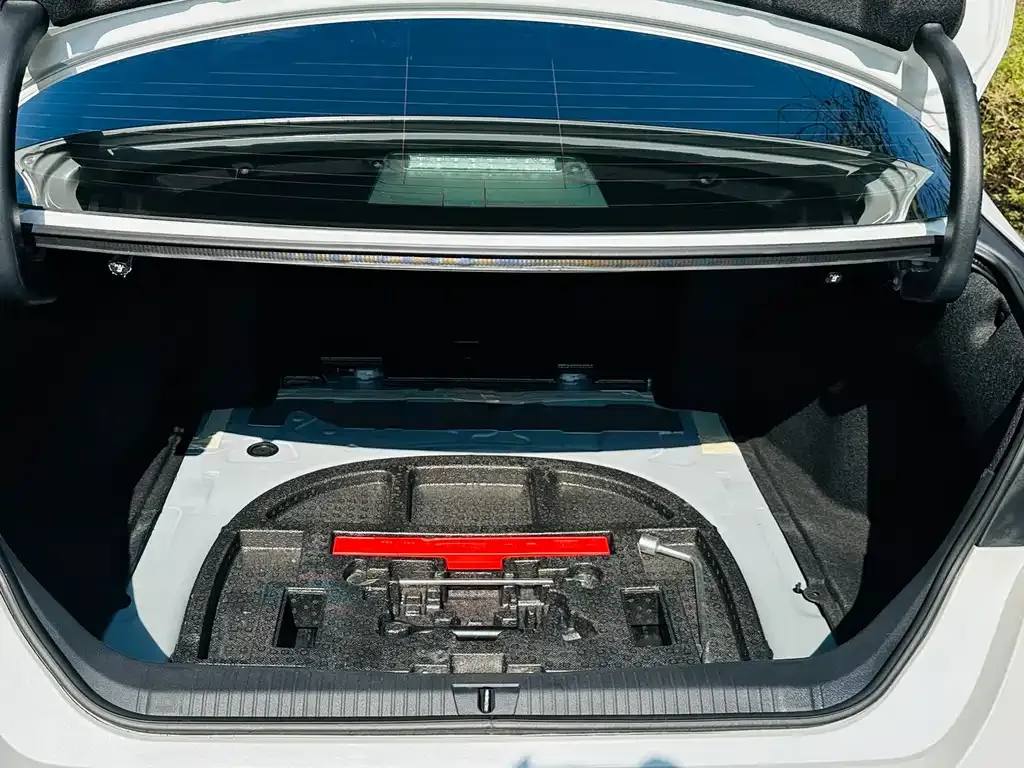 Toyota Avalon 2022 из CN, фото 8
