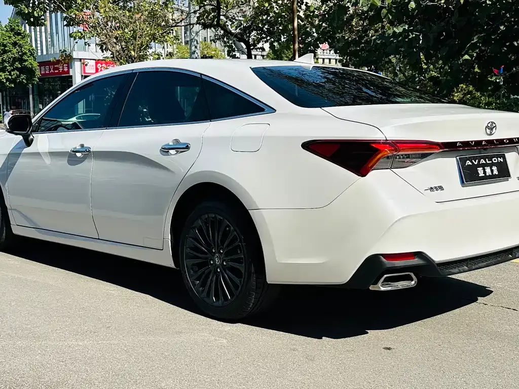 Toyota Avalon 2022 из CN, фото 2