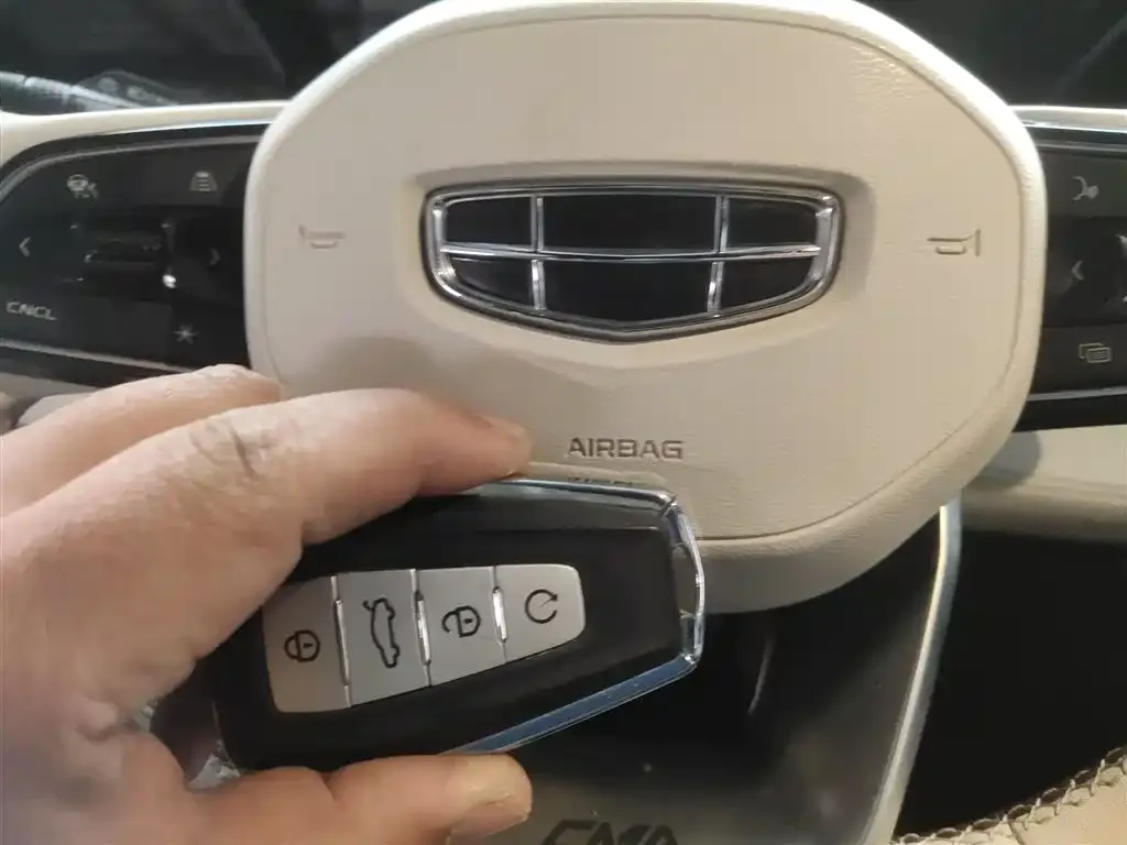 Geely Xingyue L 2023 из CN, фото 2