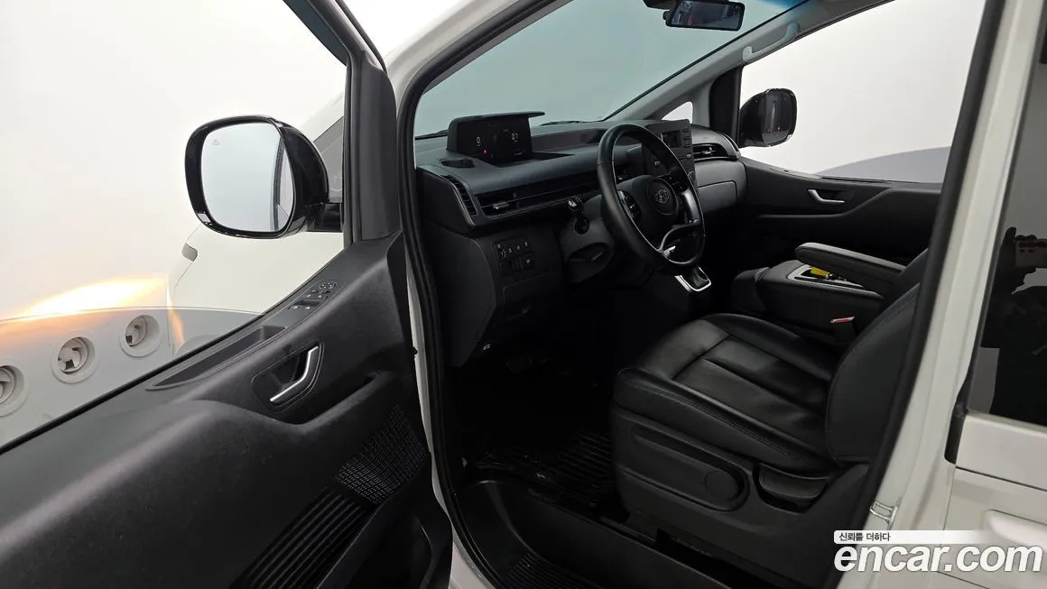 Hyundai Staria — фото 3