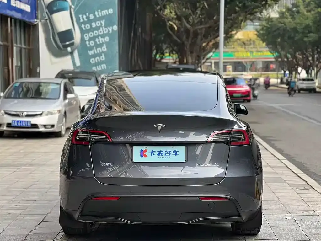 Tesla Model Y 2023 из CN, фото 8