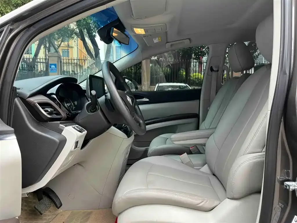 Buick GL8 2023 из CN, фото 3