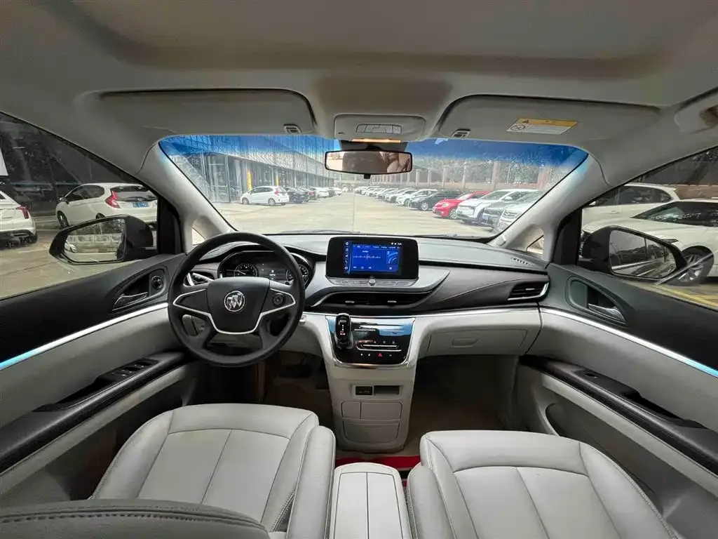 Buick GL8 2023 из CN, фото 9
