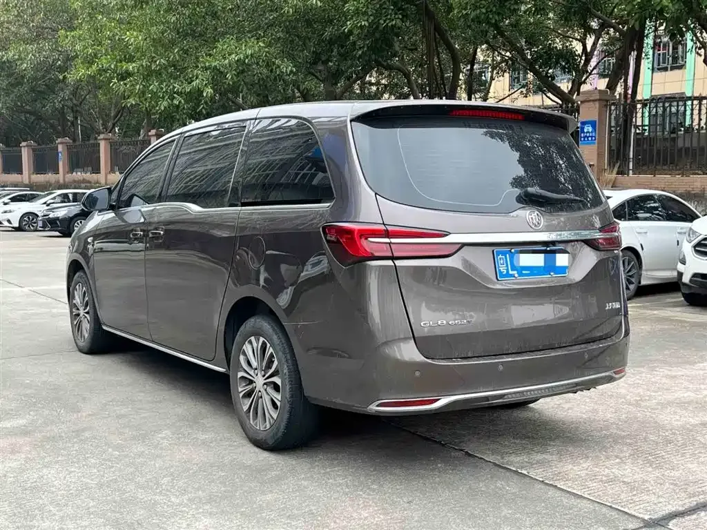 Buick GL8 2023 из CN, фото 6