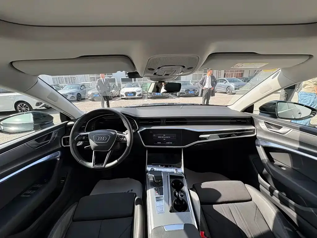 Audi A7 2023 из CN, фото 4