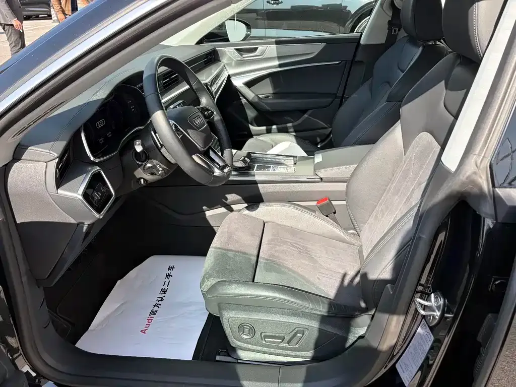Audi A7 2023 из CN, фото 3