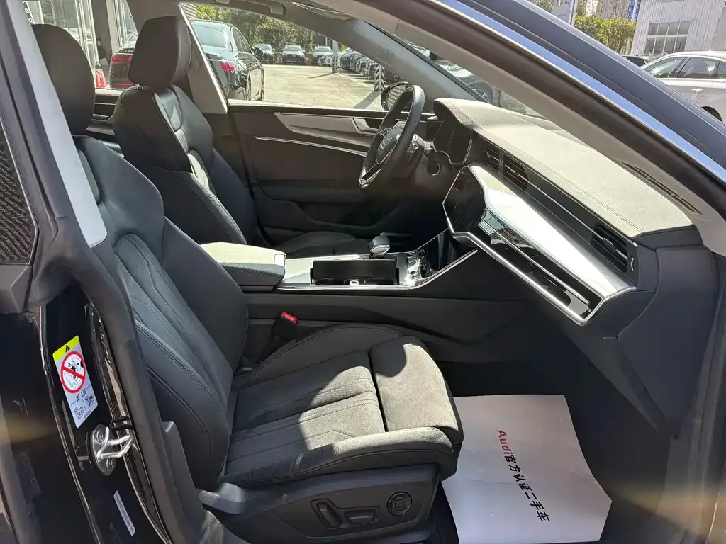 Audi A7 2023 из CN, фото 5