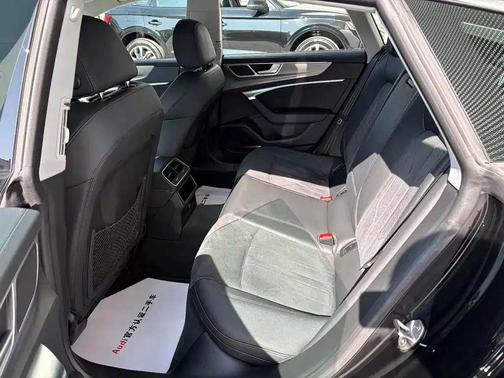 Audi A7 2023 из CN, фото 9