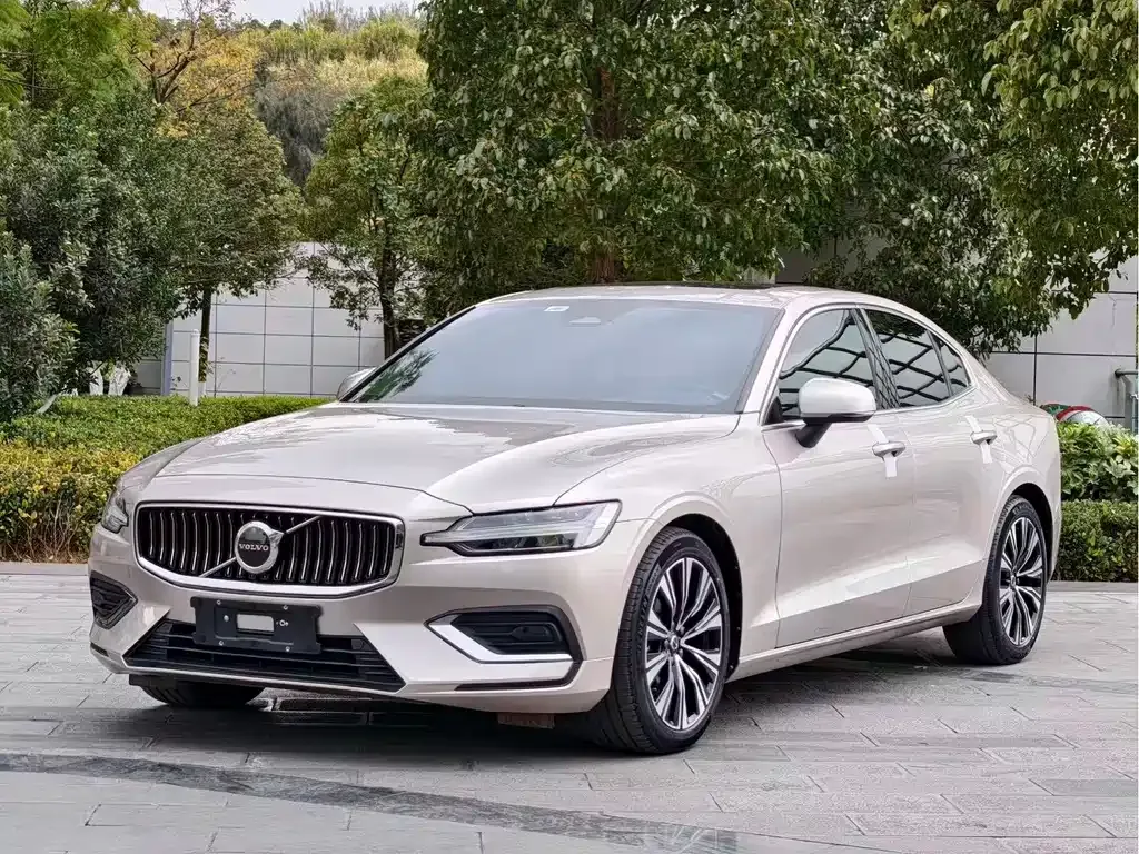 Volvo S60 2022 из CN, фото 1